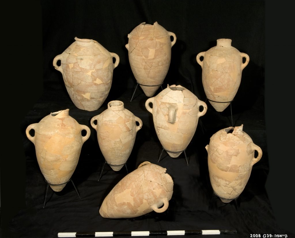 Storage Jars from Khirbet Qeiyafa .Credit Clara Amit_IAA