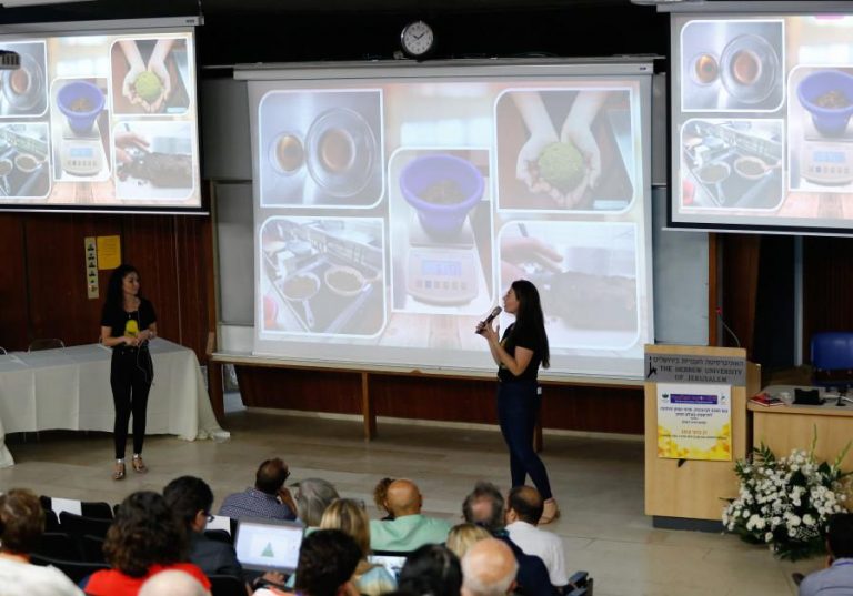 Students and faculty show off the latest food technology