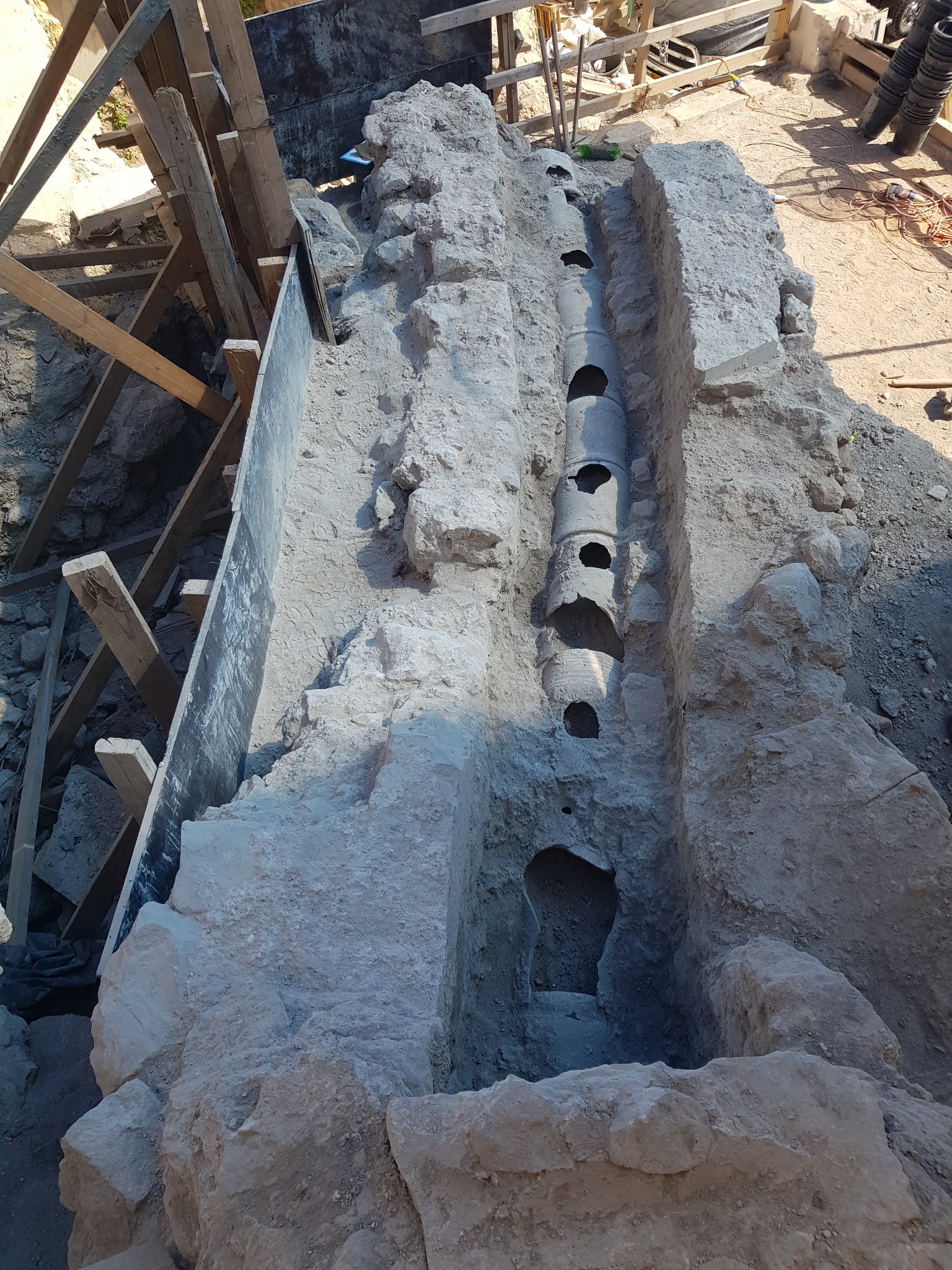 Hebrew University Uncovers Ancient Ritual Bath