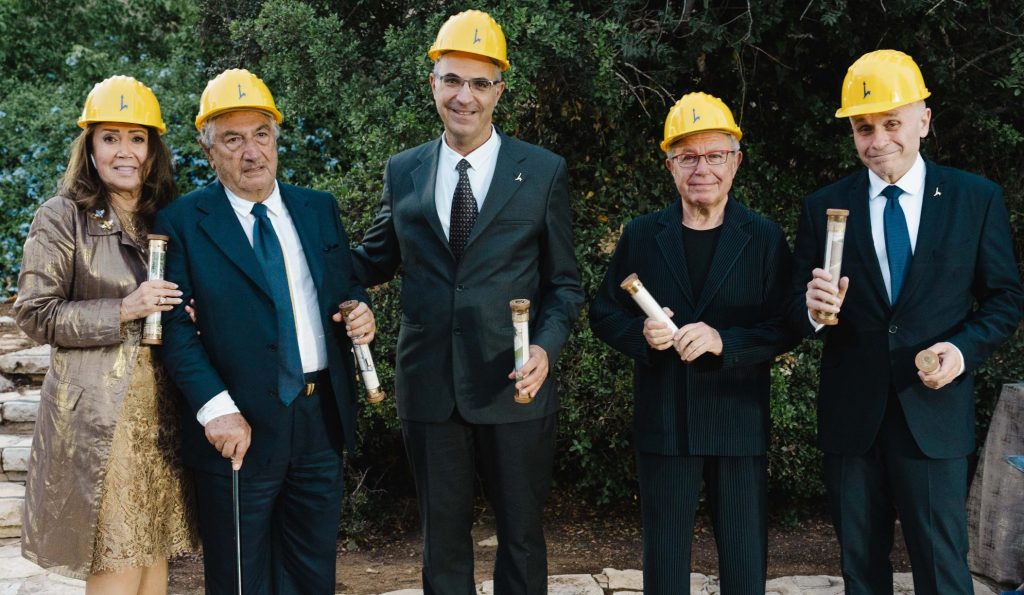 Art collector and philanthropist Jose Mugrabi and his wife, Mary, (left) pose for a photograph with Hebrew University Vice President and CEO Yishai Fraenkel, architect Daniel Libeskind and Hebrew University President Asher Cohen, at the groundbreaking ceremony for the institution’s new Albert Einstein House. Photo by Maxim Dinstein
