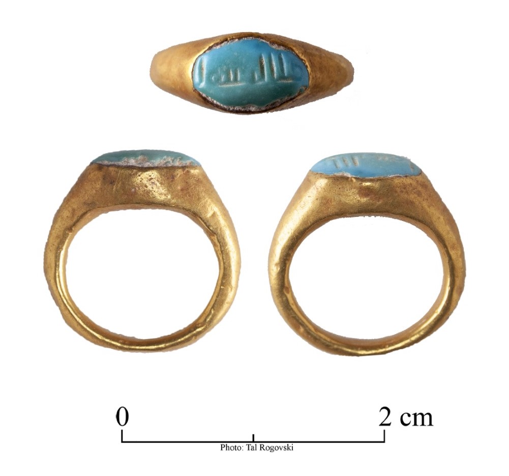Child-sized gold ring